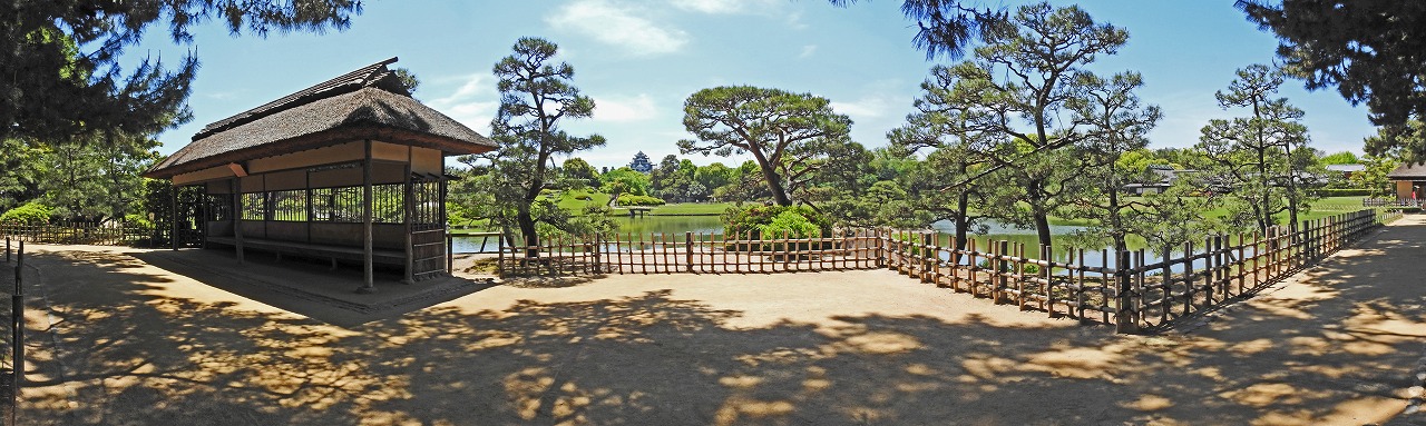 20190508 後楽園今日の観光定番位置の松林側から眺めた園内ワイド風景 (1)