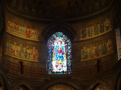 聖堂の窓