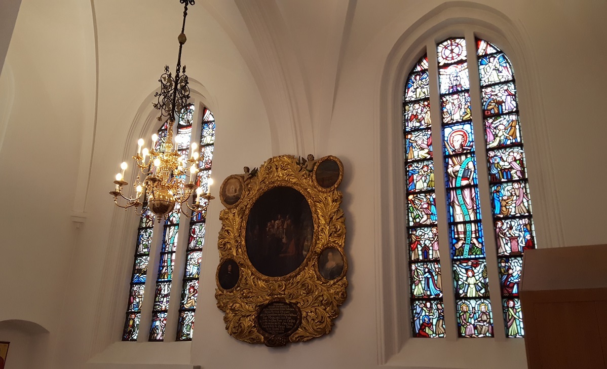 マルメ_聖ペトロ教会正統派のステンドグラス