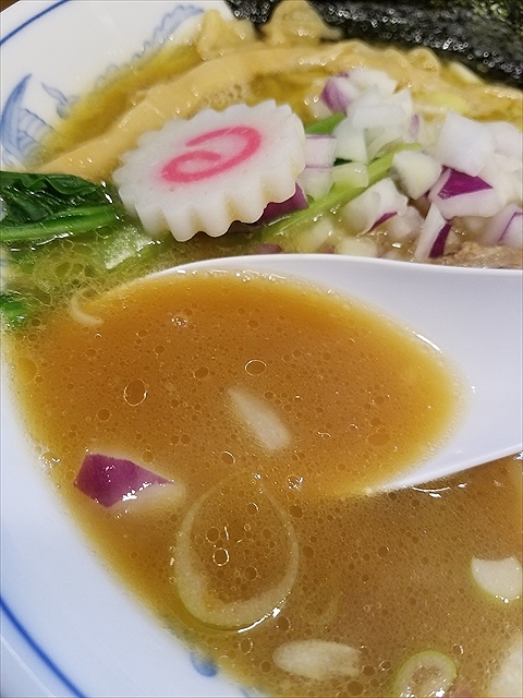 20190223_113650_R 鶏油の乳化した濃厚スープ