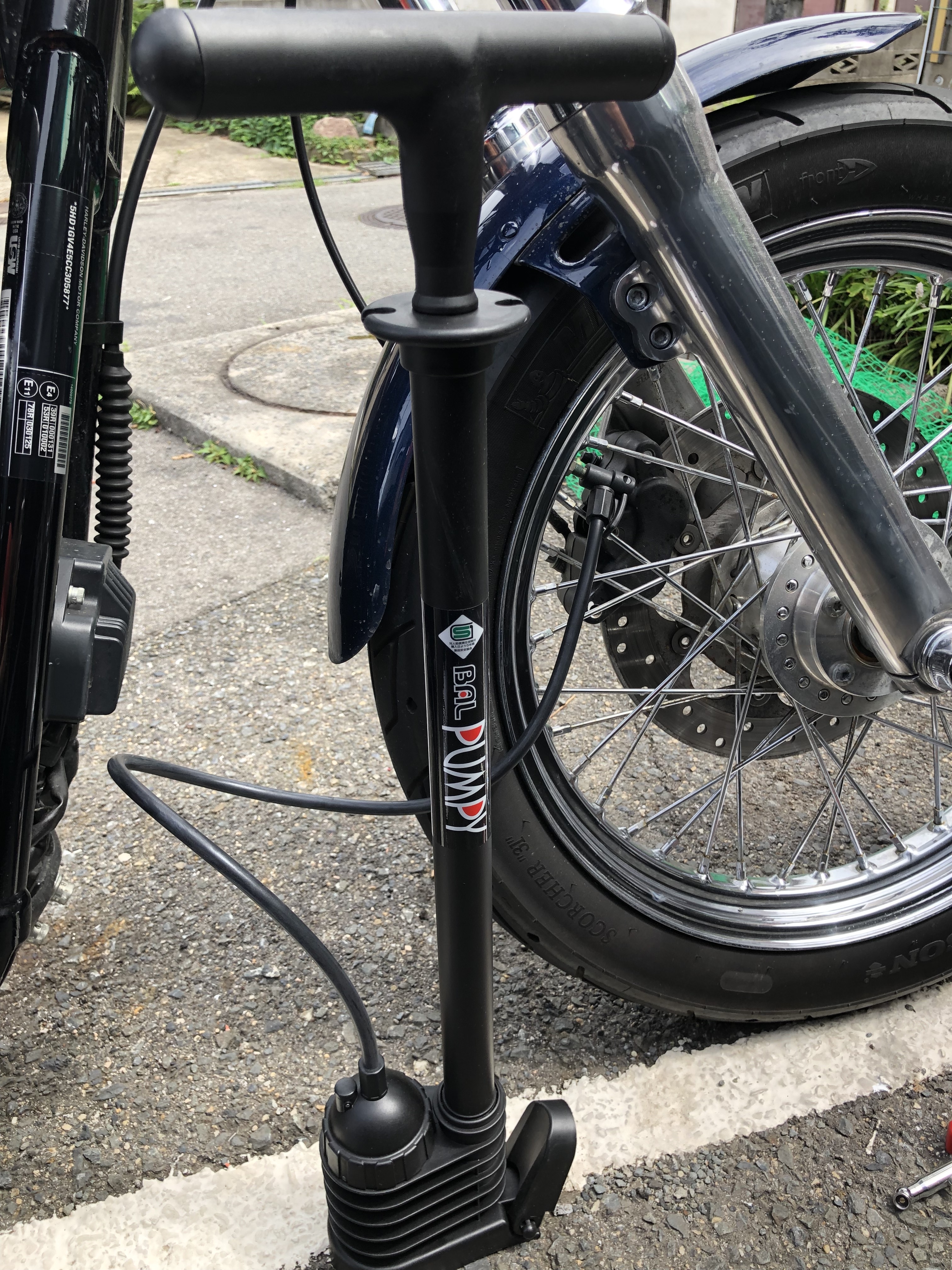 ハーレー ダイナ バイクの空気圧確認 おすすめ空気入れ『ポンピー』 - ぴーきち ハーレーブログ