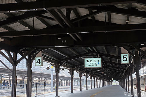 門司港駅、行き止まりの櫛形プラットホーム