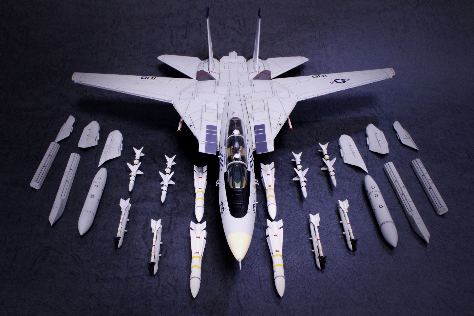 レビュー】 Calibre Wings 1/72 F-14A 戦闘機 アメリカ海軍 VF-143 